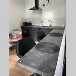 L'ancienne Ecurie - L'ancien Atelier * Saint-Quentin-en-Tourmont